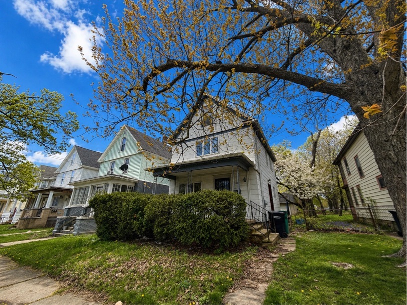 Property main image