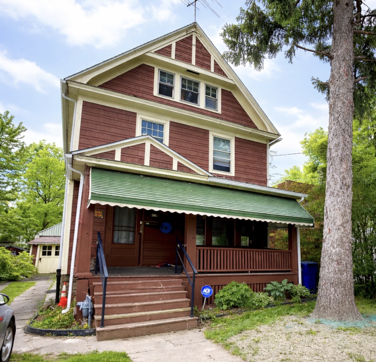Property main image