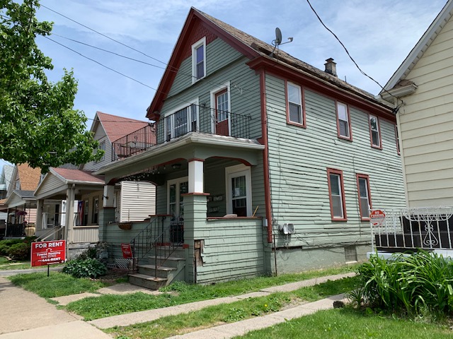1139 Walden Avenue - Upper Front